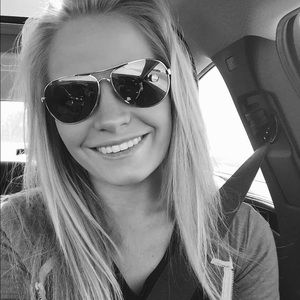 Meet your Posher, Justine