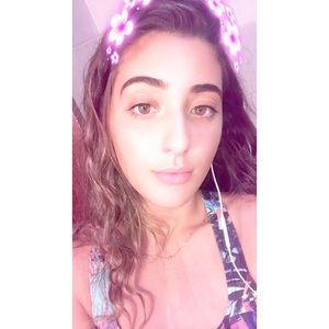 Meet your Posher, Raquel