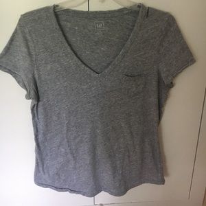 grey tee