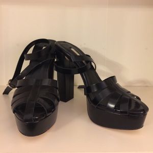 Zara platforms