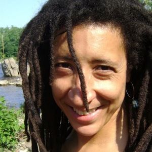 Meet your Posher, Adrienne