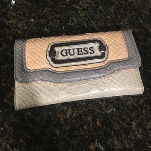 Guess Wallet. Great condition.