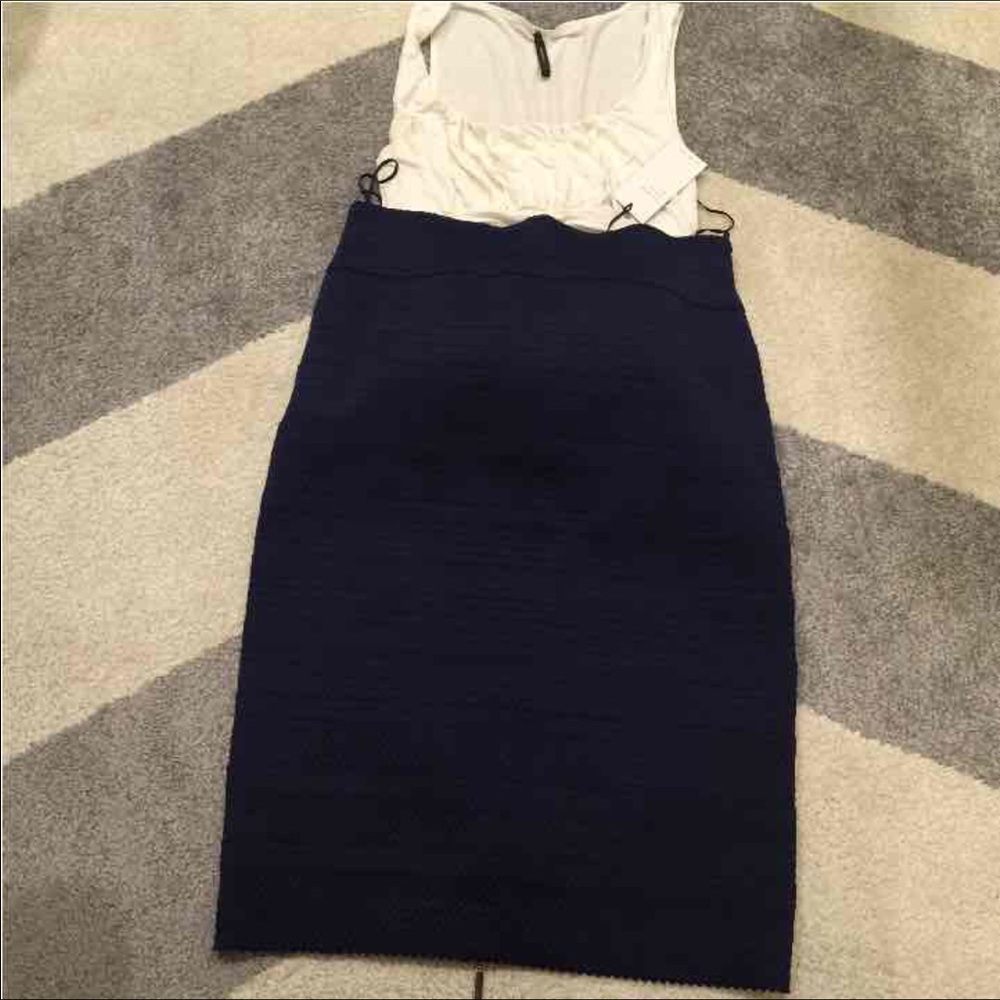 Navy BCBG bandage pencil skirt NWT