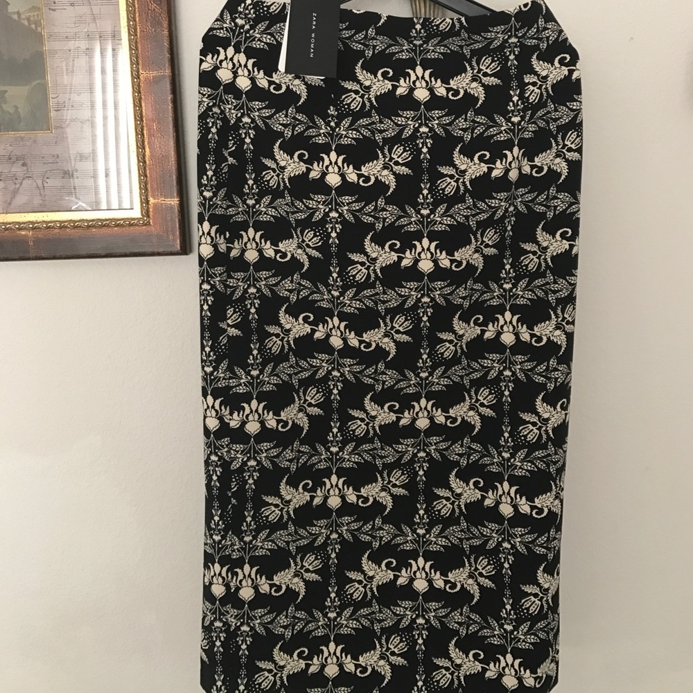 Brand new Zara below the knee skirt