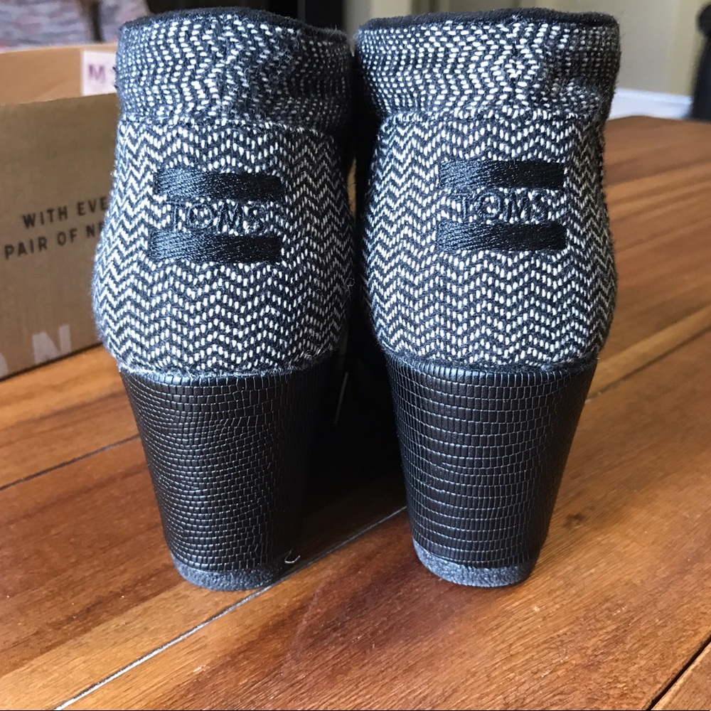 TOMS Black Herringbone Desert Wedge Brand NEW - Picture 3 of 6