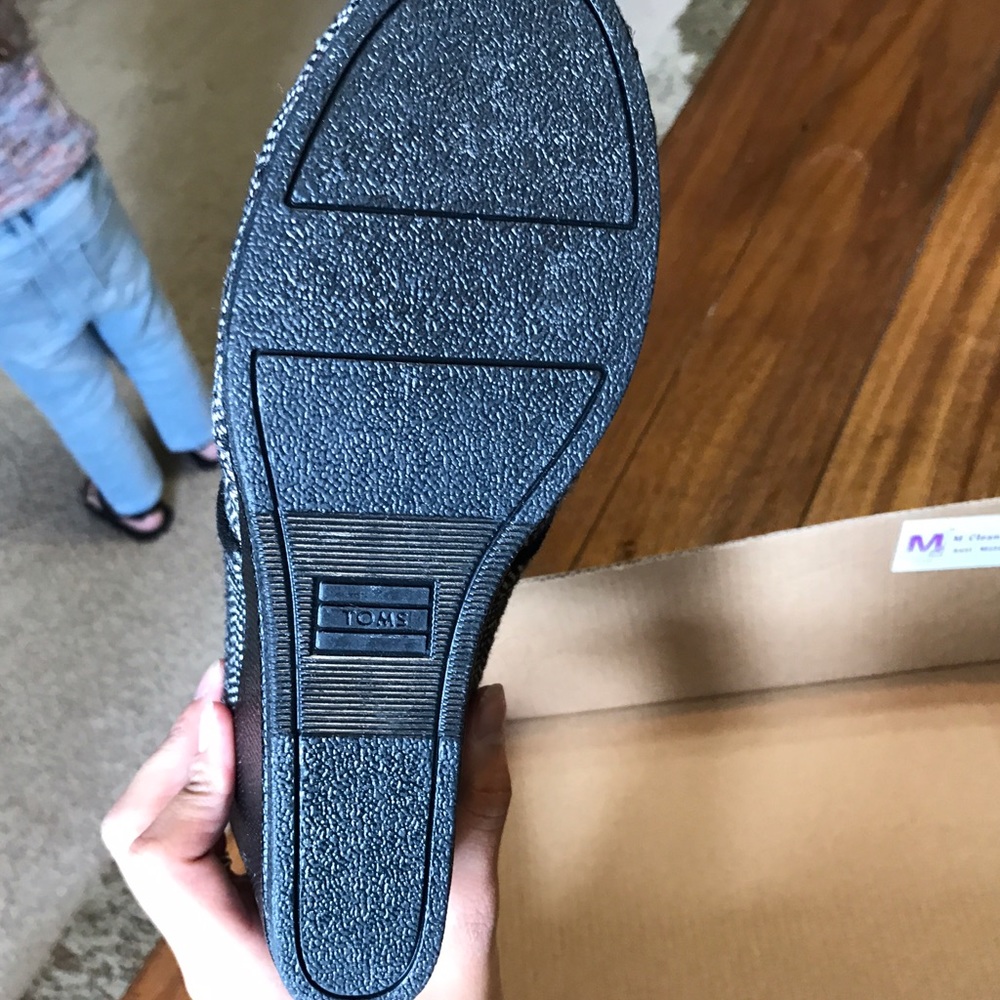 TOMS Black Herringbone Desert Wedge Brand NEW - Picture 4 of 6