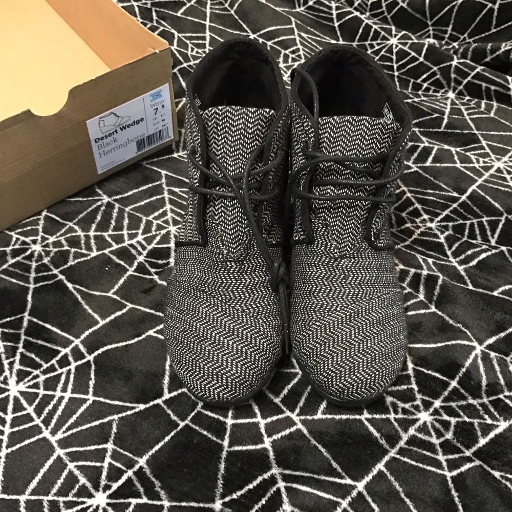 TOMS Black Herringbone Desert Wedge Brand NEW - Picture 6 of 6
