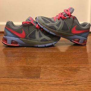 Nike max sneakers