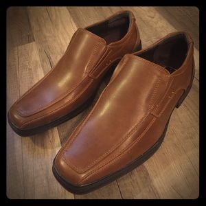 Mens size 6 Leather Dress Shoes