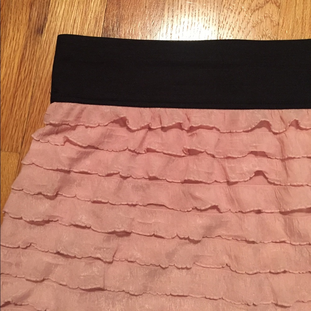 Express Ruffled Skirt - Picture 2 of 3