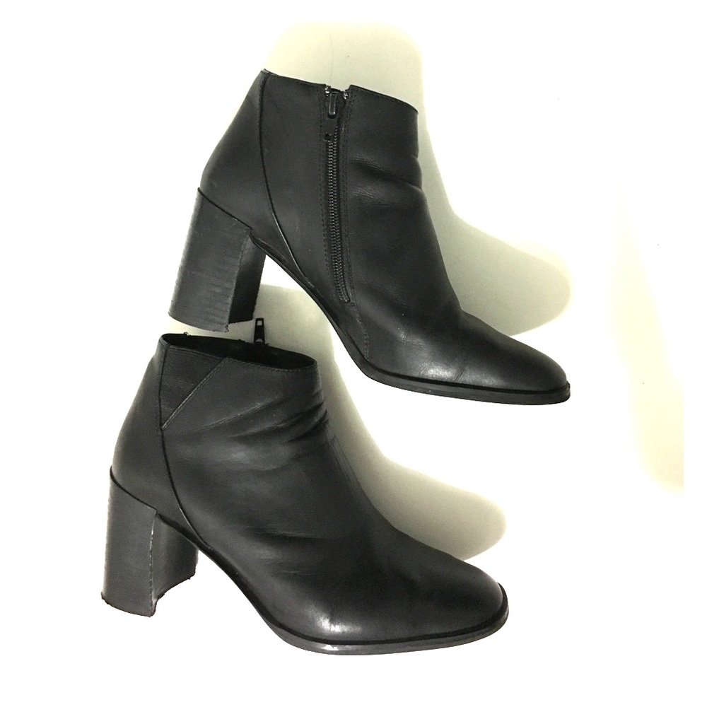 Jeffrey Campbell booties size 7