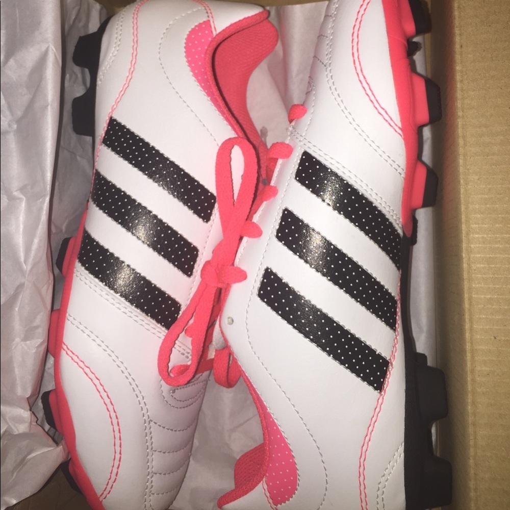 Soccer cleats