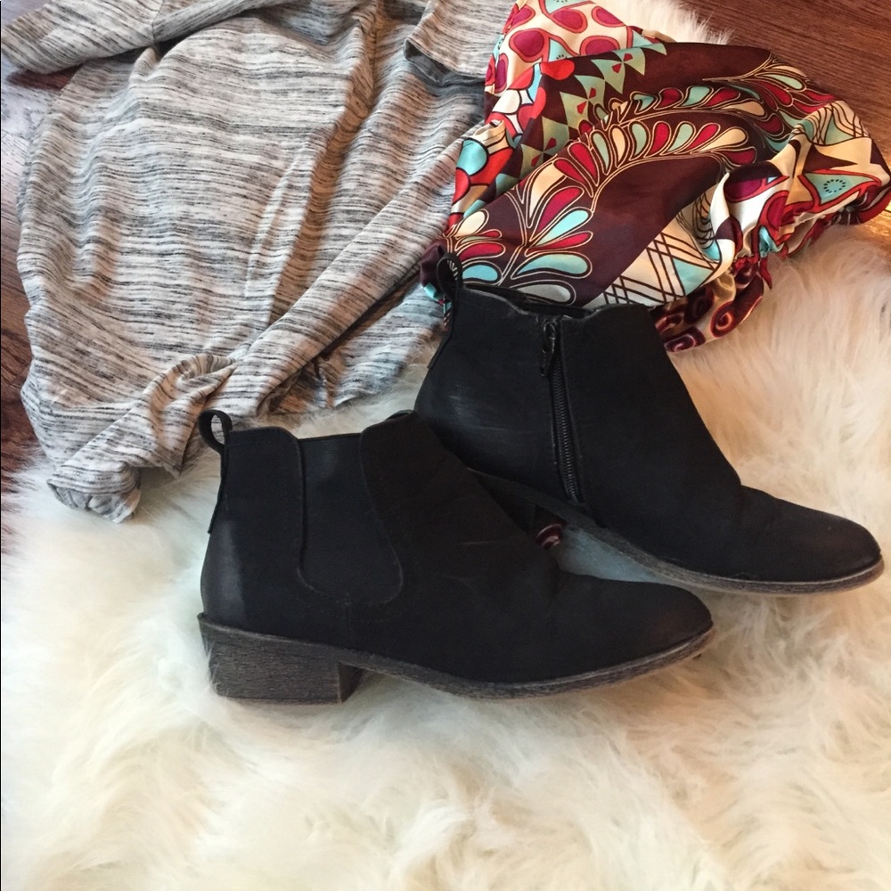 Ankle booties