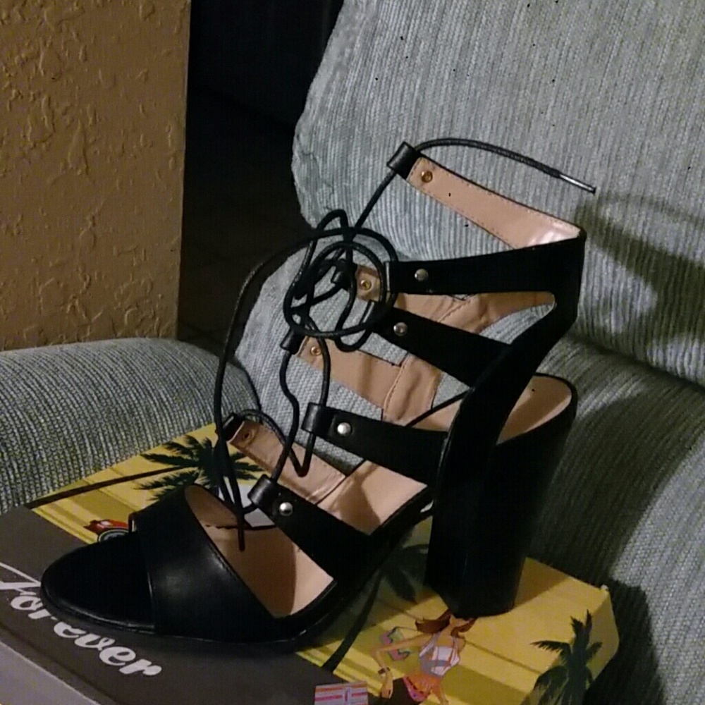 all  black women's sandal