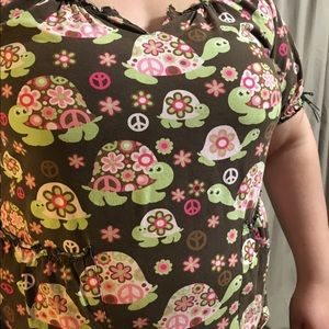 Women's XL Scrub Top Brown with Turtles