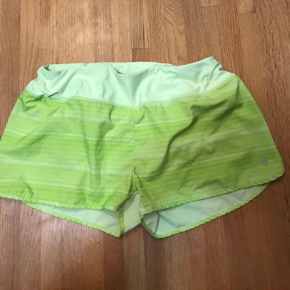 Neon L workout shorts