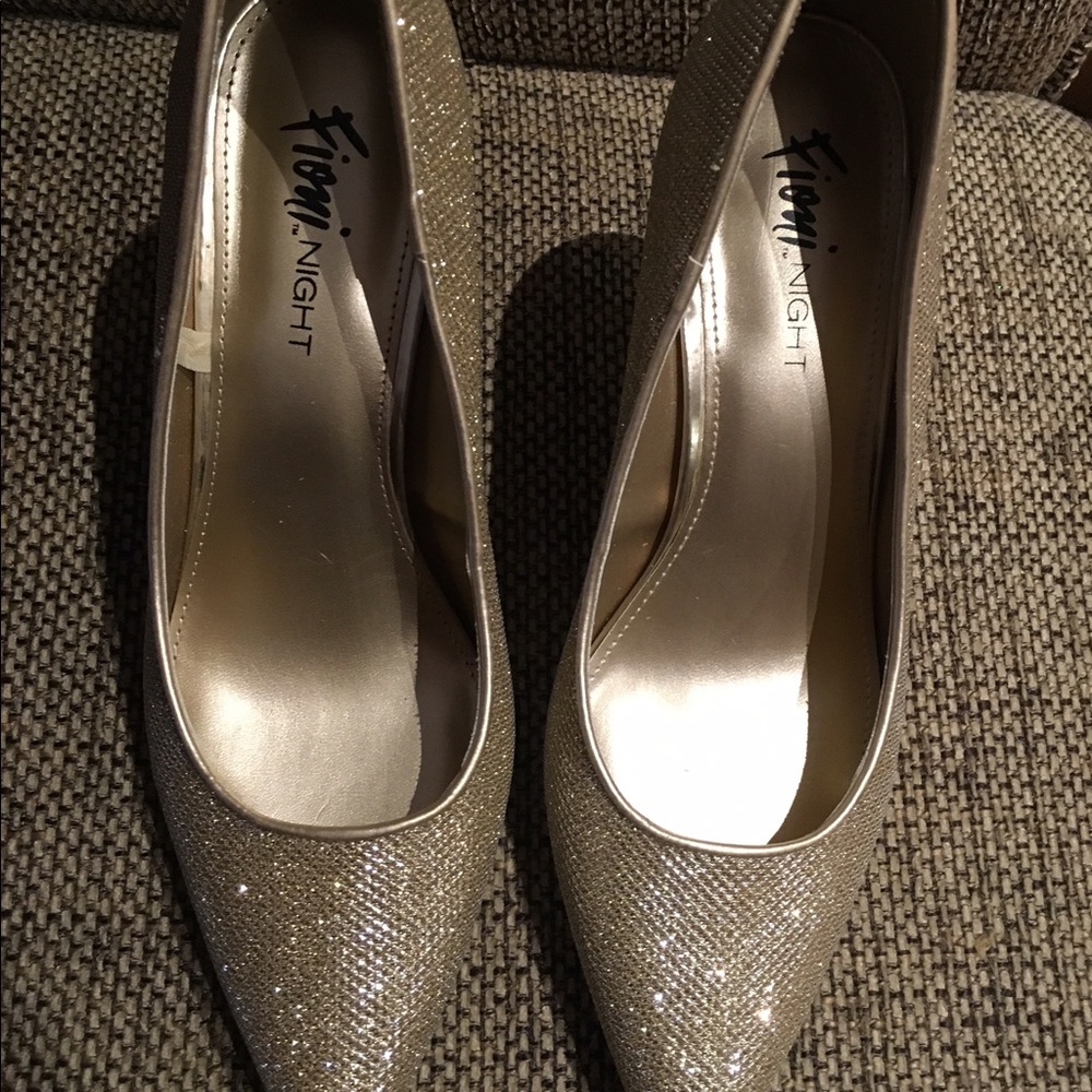Fioni night pumps