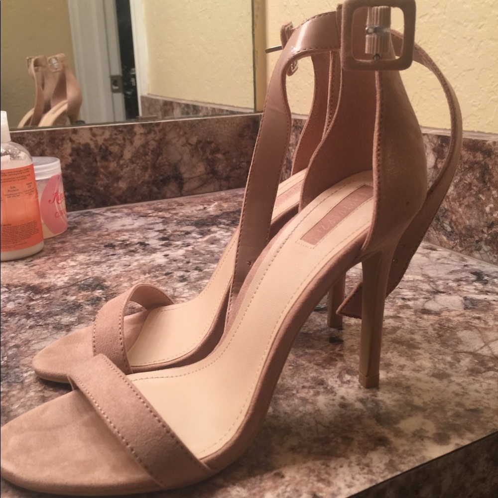 SOLD!💥Forever21 strait nude sandal 7.5. Worn once