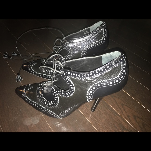 Tory Burch lace up ankle pumps - Picture 2 of 4