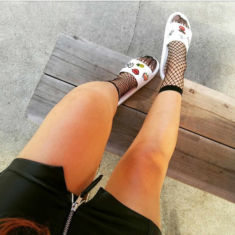 LAST CHANCE!!//The Rebel// White patchwork Slides - Picture 4 of 6