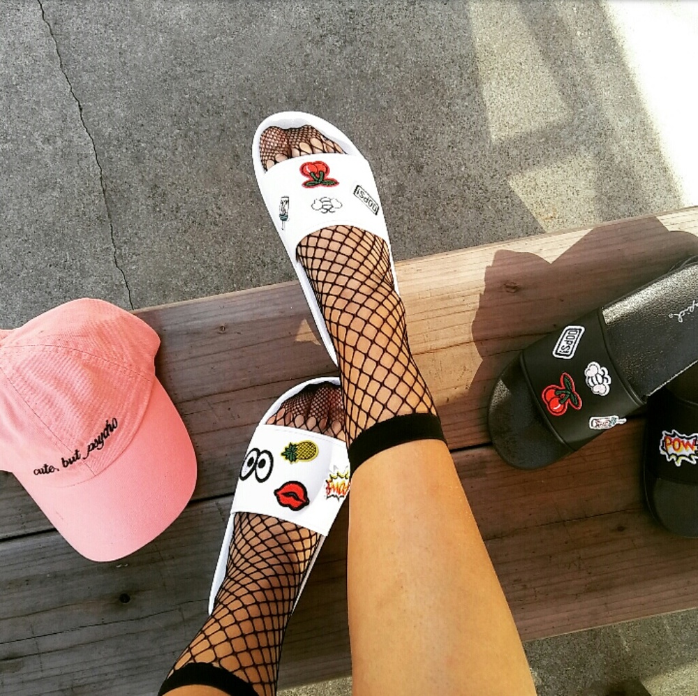 LAST CHANCE!!//The Rebel// White patchwork Slides - Picture 5 of 6