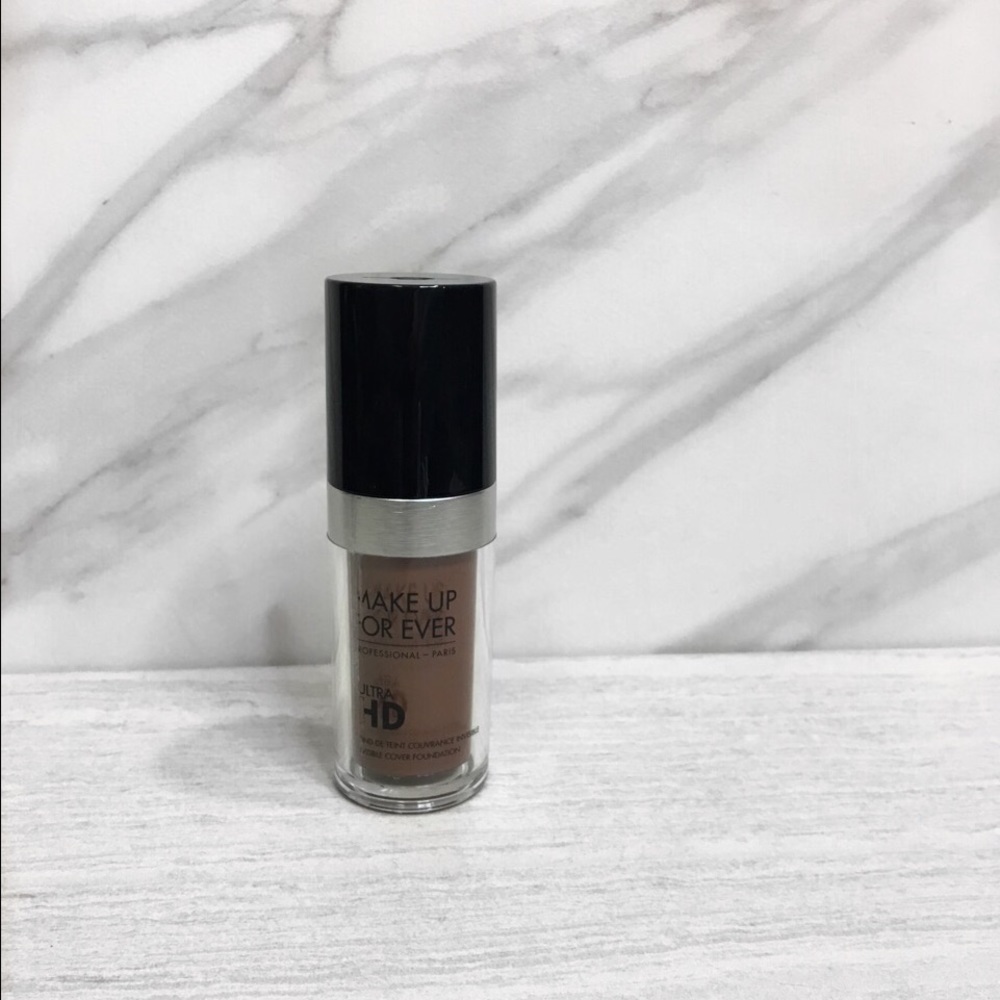 NEW- NEVER OPENED-ULTRA HD FOUNDATION