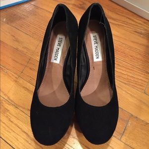 Steve Madden Pammyy black suede wedges