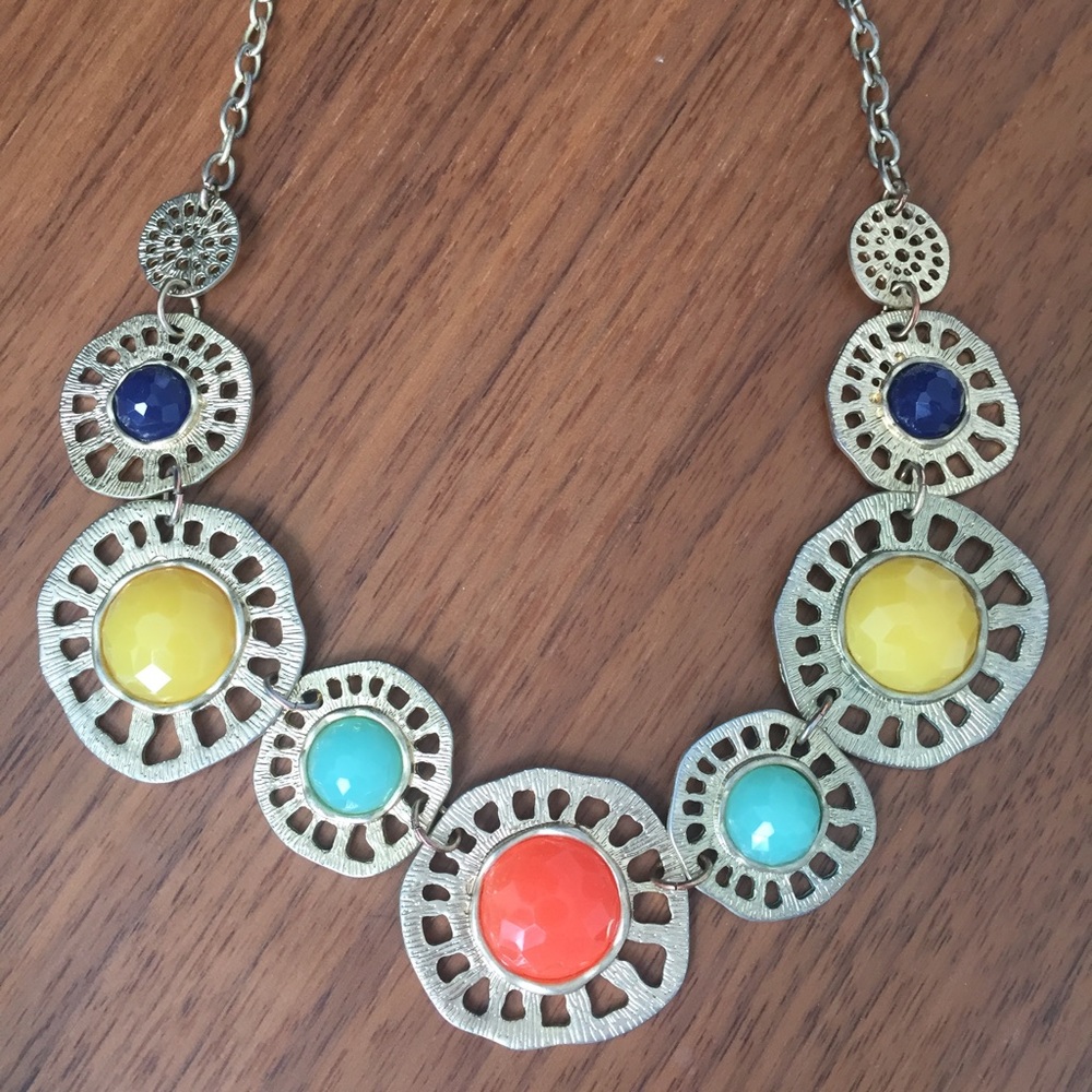 Statement necklace