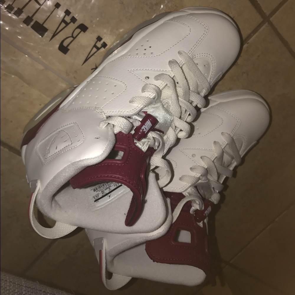 Air Jordan maroon 6s size 6.5 BRAND NEW WIT BOX