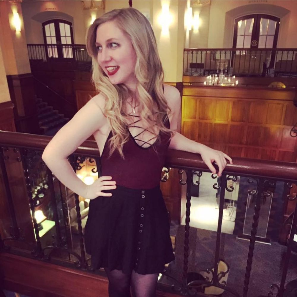 Meet your Posher, Abigail