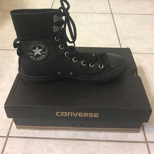 Sz. 7.5 all-black hightop converse. Barely worn!!