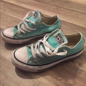 Tiffany Blue Converse size 6