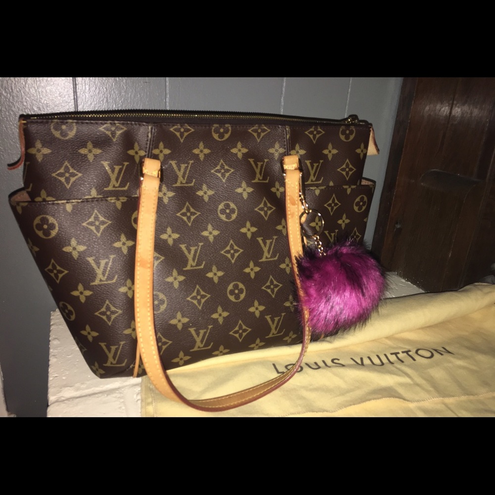 Authentic Louis Vuitton Totally PM