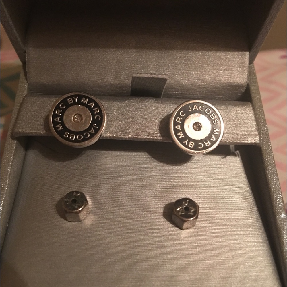 (((Sold)))