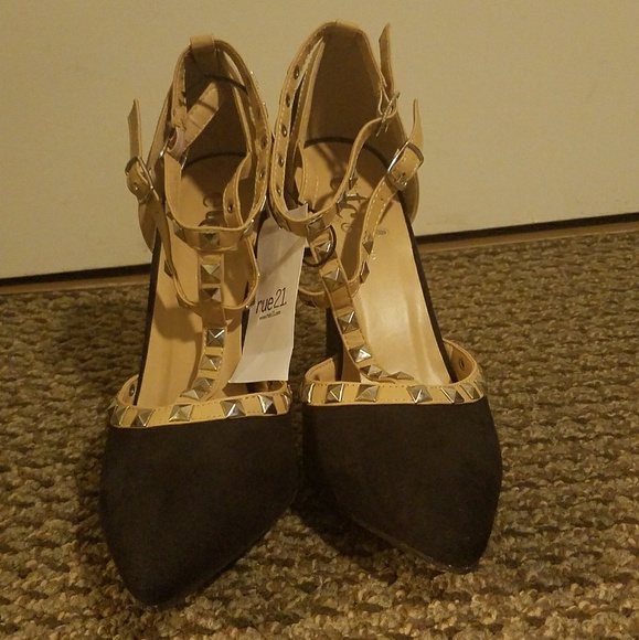 Stiletto Heels with Studs - Picture 3 of 3