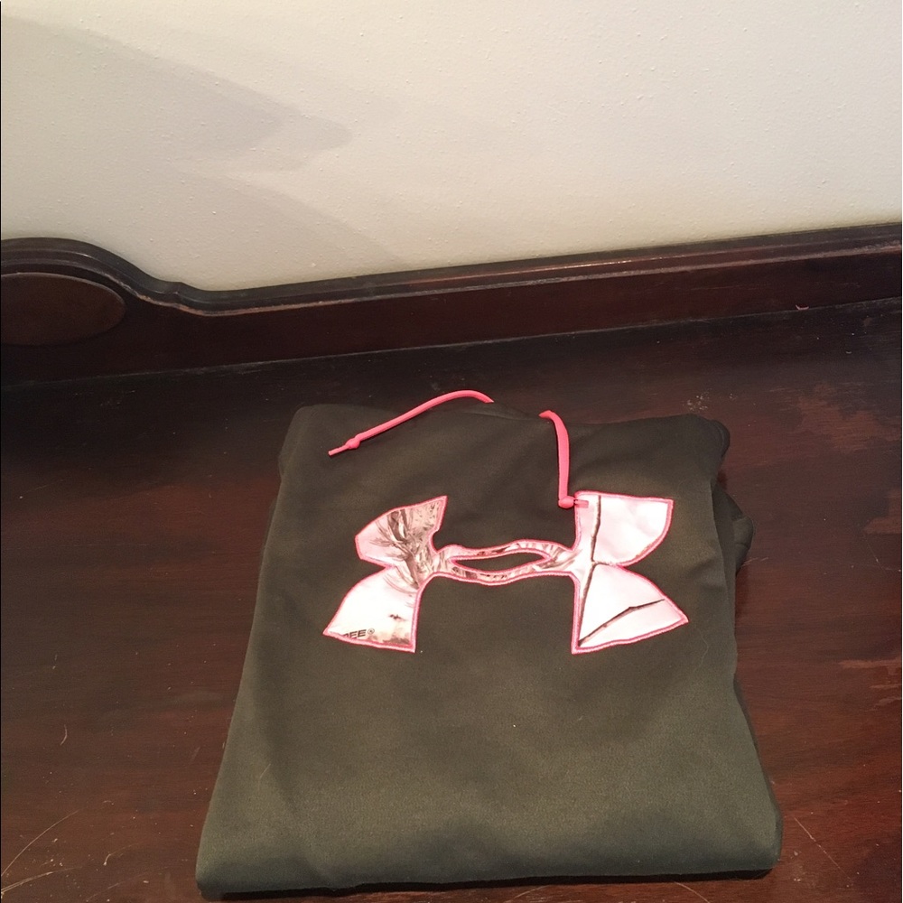 Under Armour Sweatshirt
