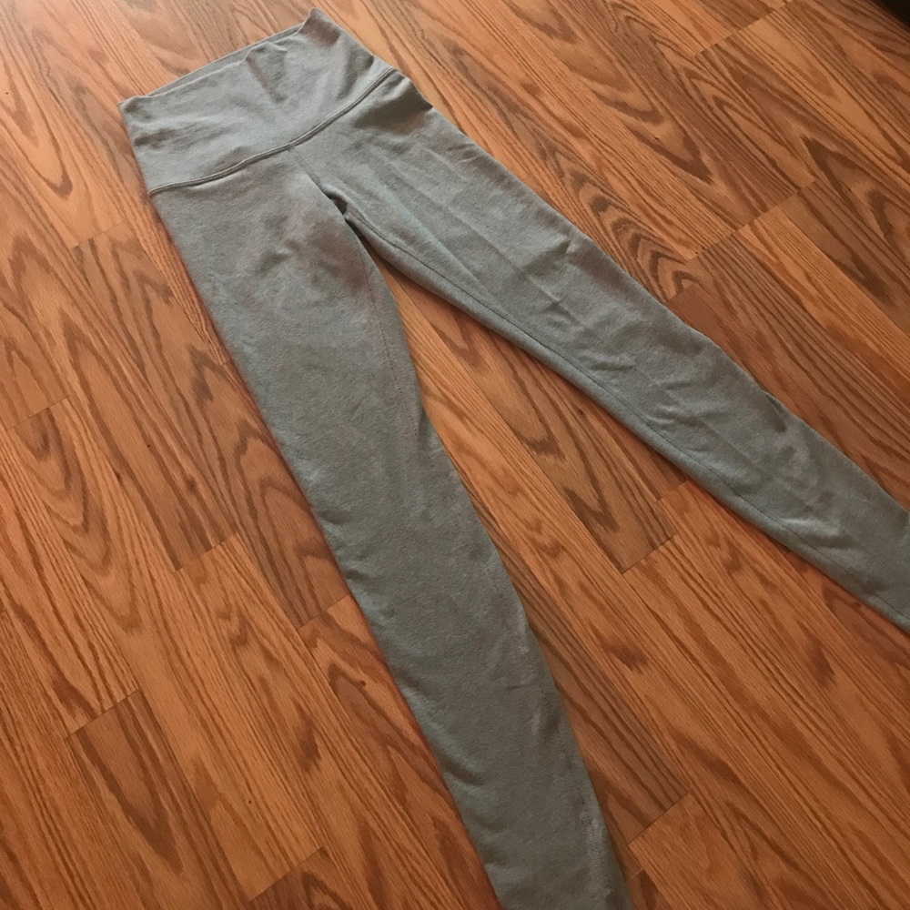 LULU LEMMON GREY LEGGINGS / YOGA PANTS