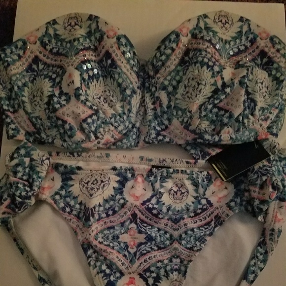 Bikini Set - Picture 2 of 4