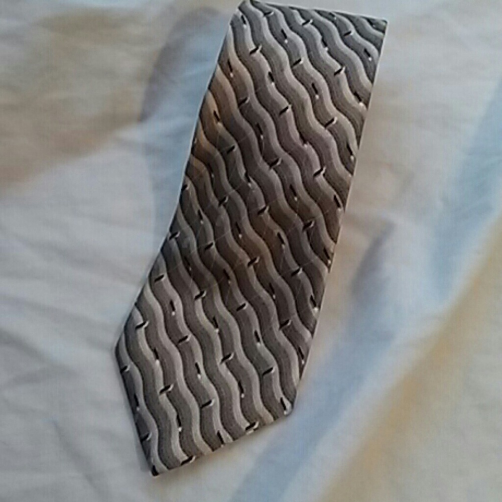 Arrow Brown Tan Geometric Tie 100% Silk