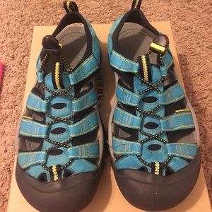 Keen waterproof sandals size 7.5