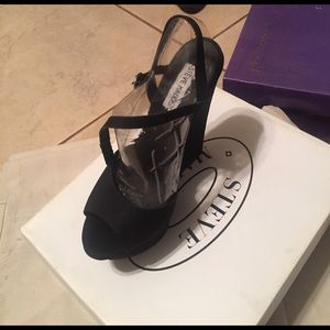 Steve Madden NEW black wedges