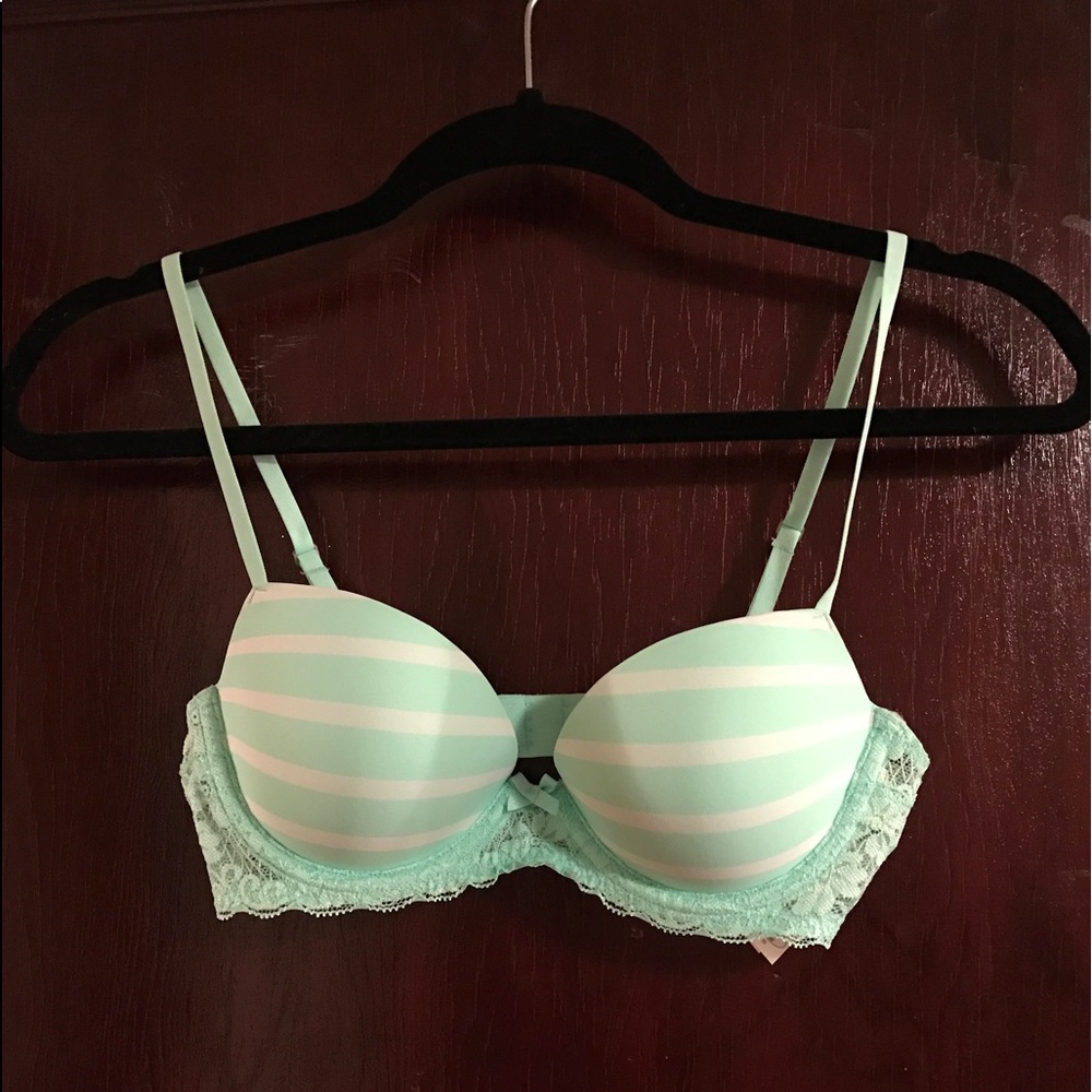 Gilly Hicks lightly lined demi bra