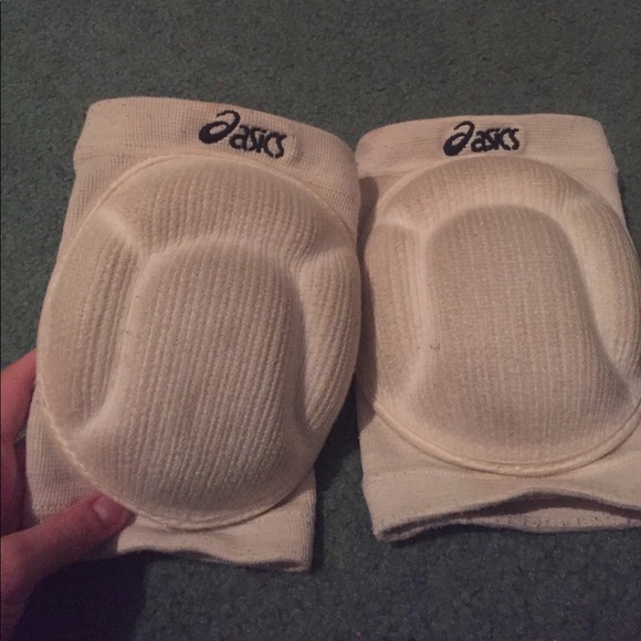 Asics Volleyball Knee Pads - Picture 2 of 3