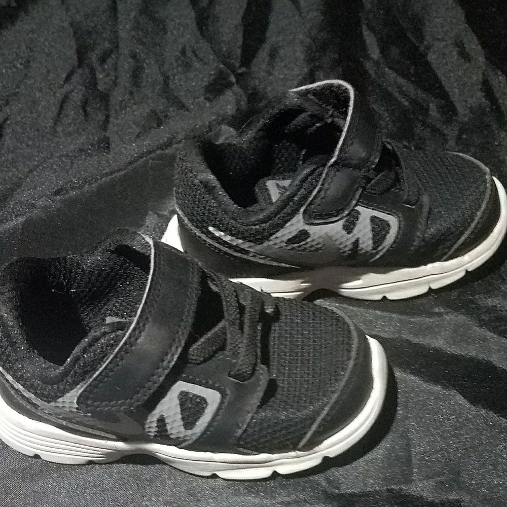 🔵🔴Boys Nike Shoes🔴🔵