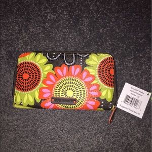 Vera Bradley flower shower leather wallet