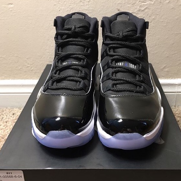 Space jam 11's - Picture 2 of 3