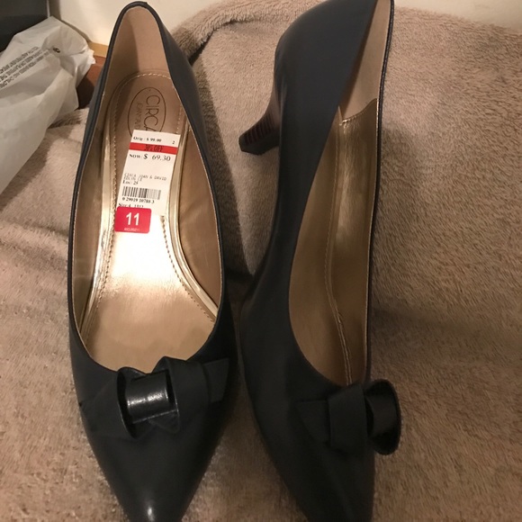 Navy circa Joan & David Lux series pumps - Picture 1 of 2