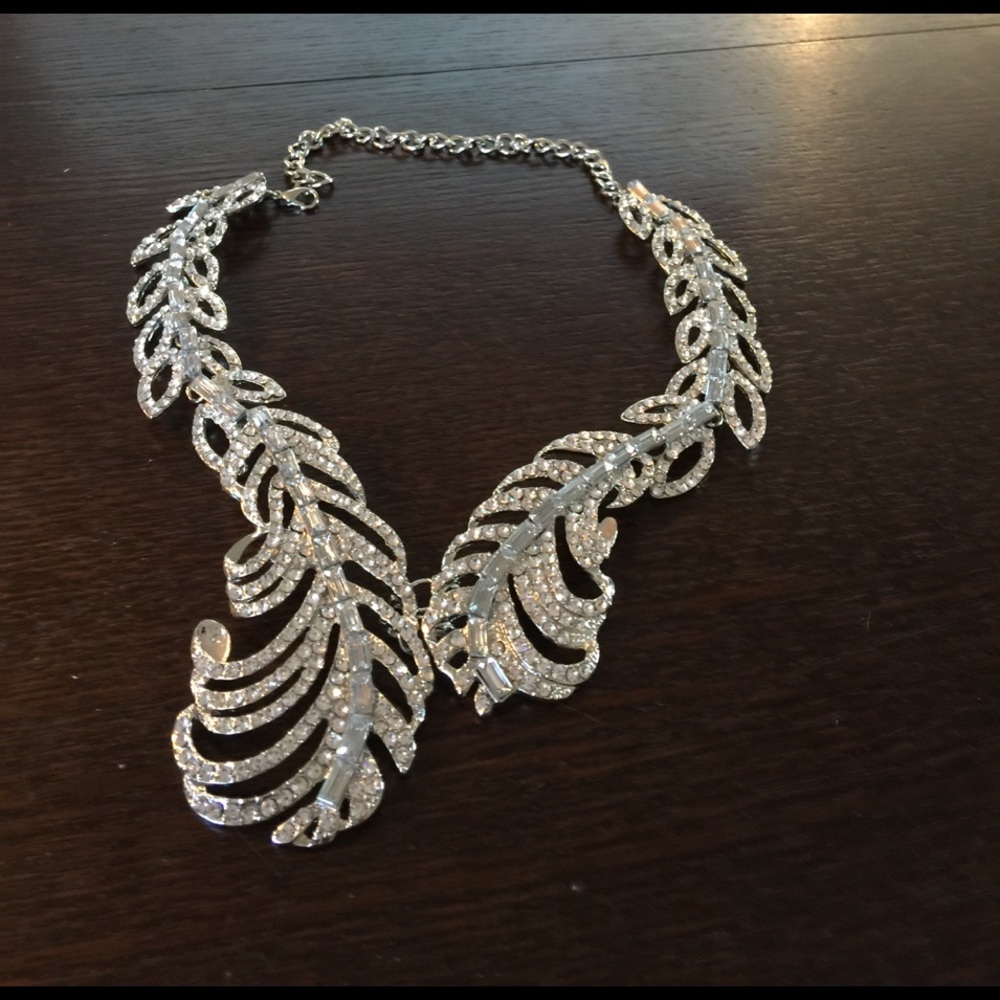 New gorgeous chunky party necklace