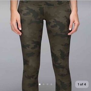 Lululemon Camo print leggings
