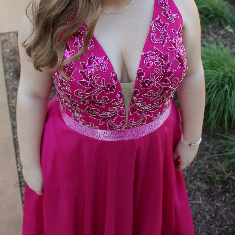 Sherri Hill Fuchsia Prom/Pageant Gown (Size 18) - Picture 4 of 4